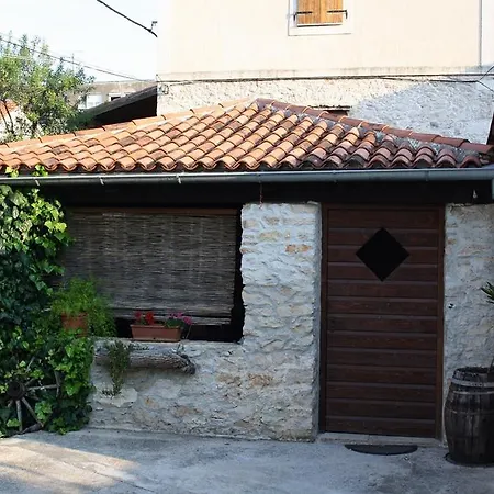 Apartment Krianca *